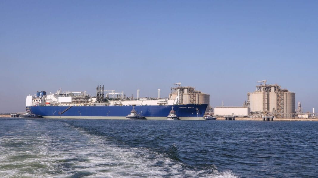 Energos Winter at a Damietta-area LNG berth.